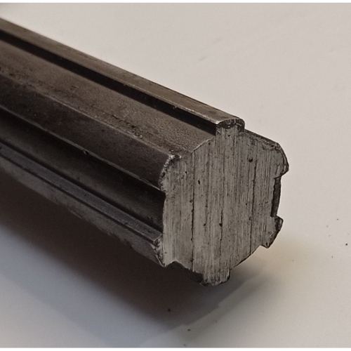 profil-frezowy-21uni-221-21x25x5mm-6-frezow-1000mm.jpg